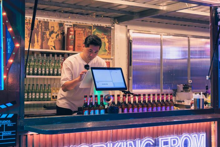 關渡碼頭貨櫃市集 有14個異國美食貨櫃