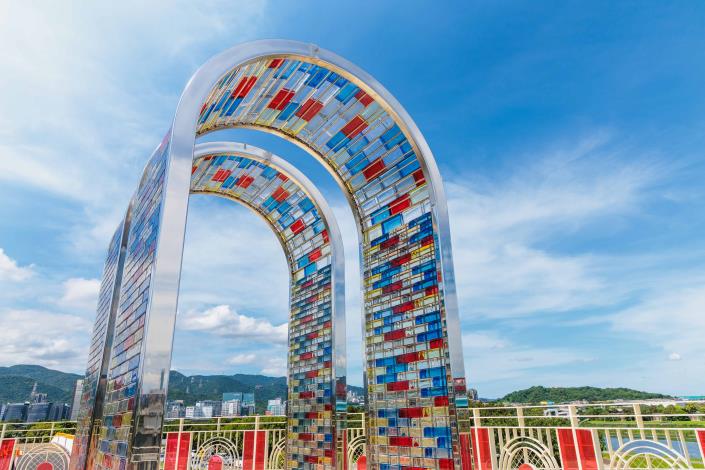 全新的玻璃磚裝置藝術 可以和飛機同框拍照超唯美