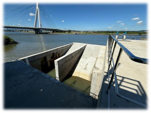 圖片2-壓力箱涵改善為開放式明渠(往磺港溪與基隆河匯流口拍攝)