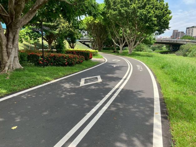 圖片1-自行車道改善重新銑鋪(雙溪左岸福林橋至雨農橋段)