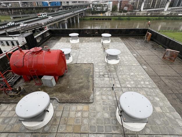 南湖站更新屋頂離心式排風扇