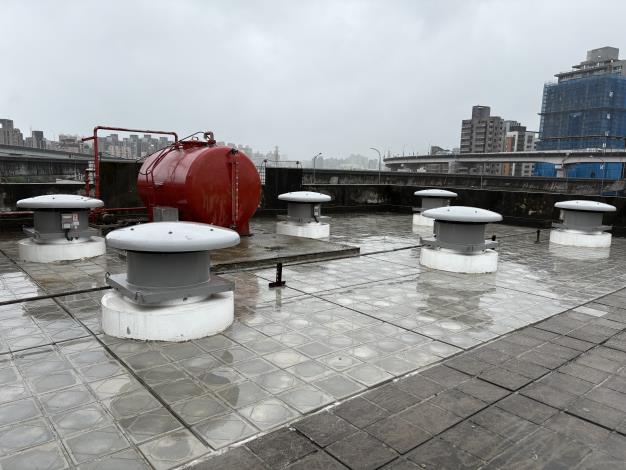 南湖站屋頂風機防水層復舊