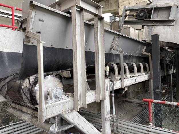 忠孝站更新1號撈污機輸送帶