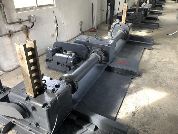 建國擴建站動力閘門吊門機油封更新