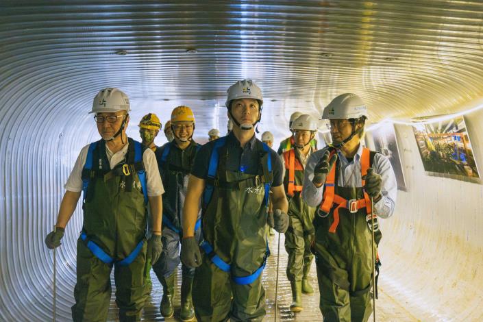 台北市長蔣萬安視察 內湖路 1段 91 巷雨水下水道結構修補工程 