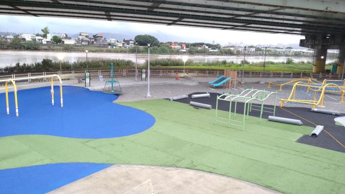 河雙21兒童遊戲場預計於112年內開放與大家見面
