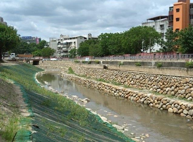 右岸砌石護岸