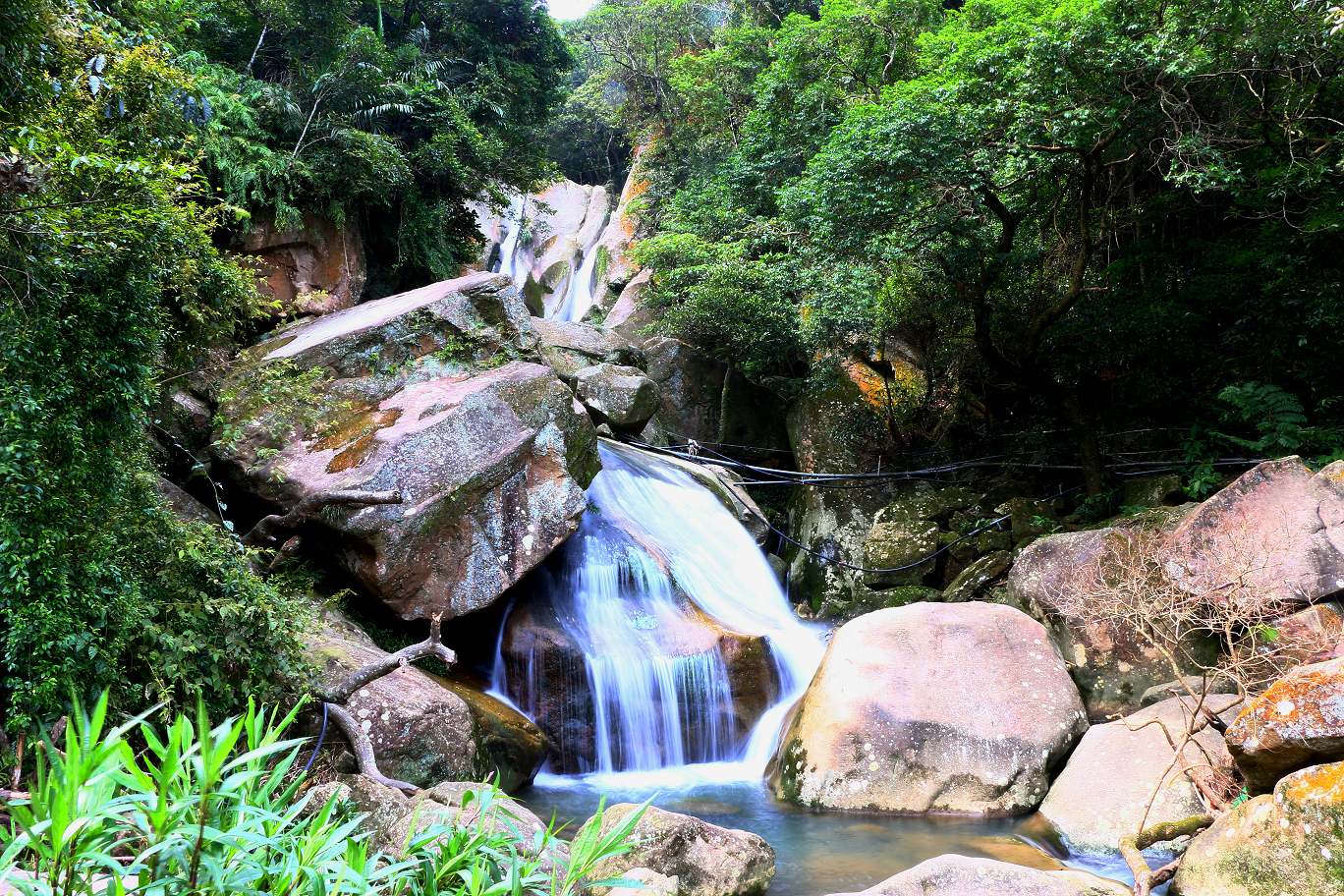 Yuanjue Falls
