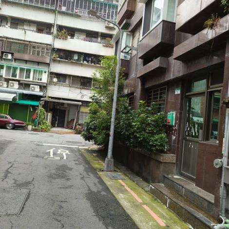 東方工商-敦化南路二段11巷40號-前