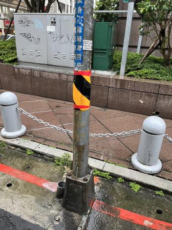 長庚醫院設置反光貼片蓋善後06