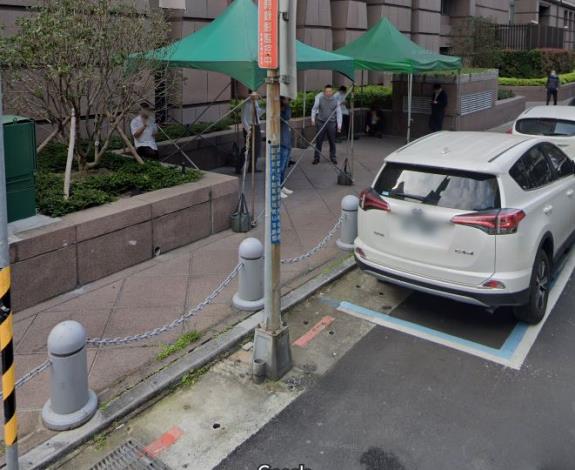 長庚醫院設置反光貼片蓋善前05.JPG