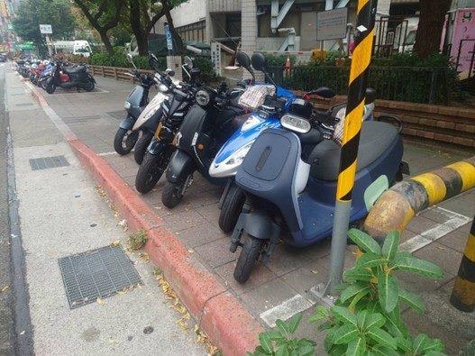 和平院區機車彎前