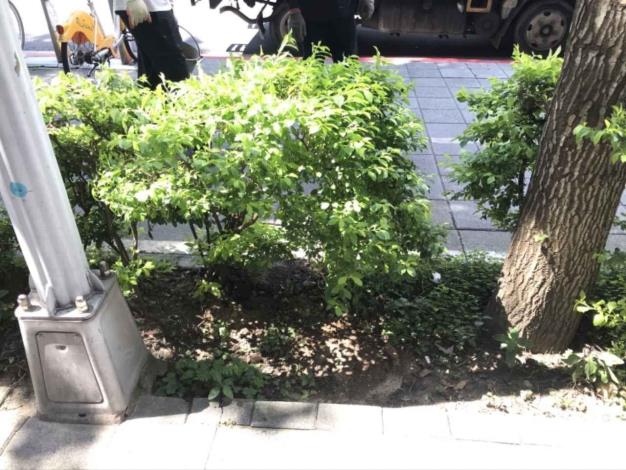 V10松山區南京東路三段272號人行道