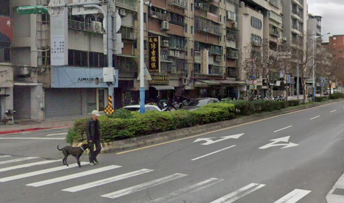 民族西路340號前分隔島V