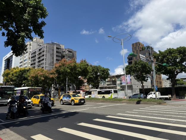 民生東路三段(遼寧街口)前分隔島-完成照