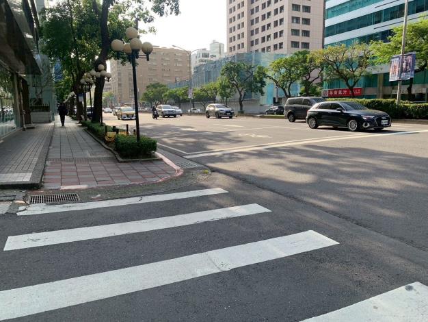 民生東路二段168號前V