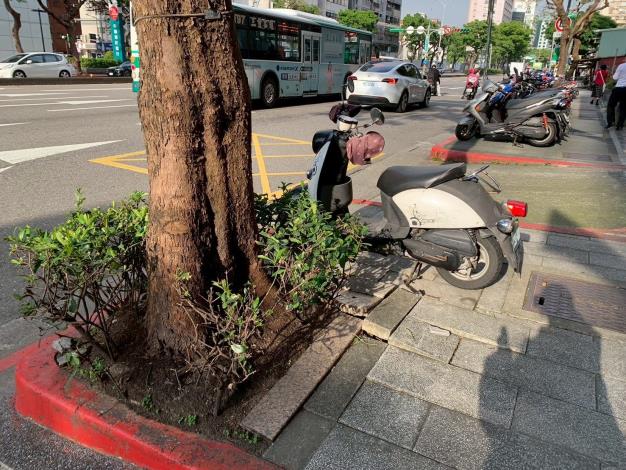 民生東路三段32-2號前V