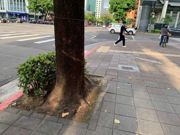 民生東路三段94號前(復興北路口)V