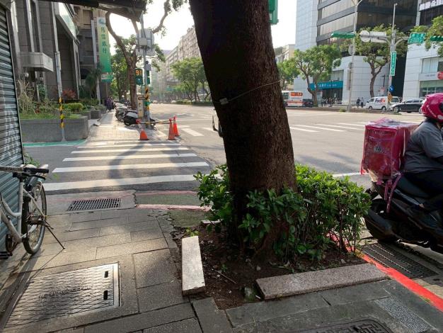 民生東路三段(龍江路口)V