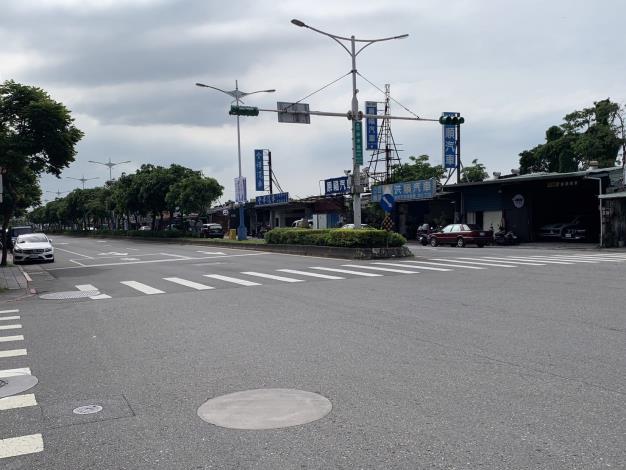 民族東路474號前分隔島V