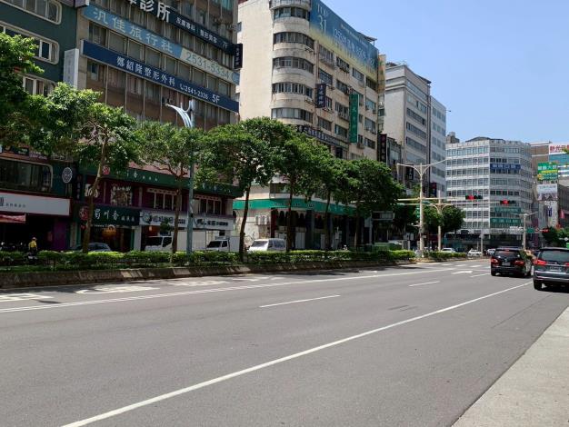 南京東路一段15號前分隔島V