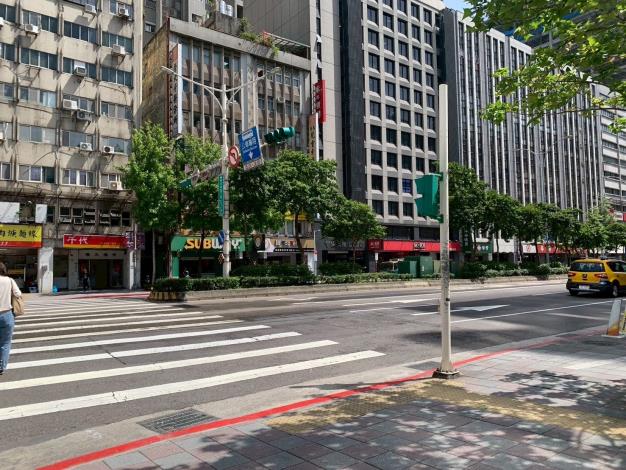 南京東路三段(遼寧街口)分隔島V