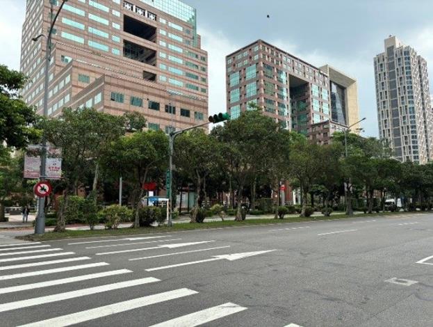 V08松仁路38號前分隔島-前