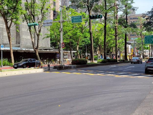 光復南路32巷對面分隔島-前V