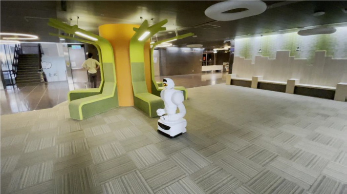 Image: Robot disinfecting the public area in City Hall (2F)