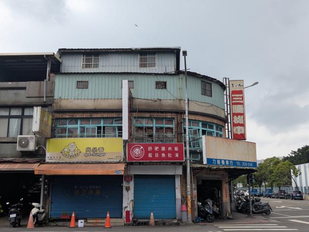 屋頂既存違建隔出三個以上使用單元、頂二層（大同拆前）