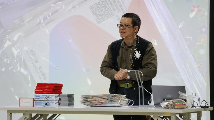 臺灣國際級紙雕大師－洪新富老師.JPG