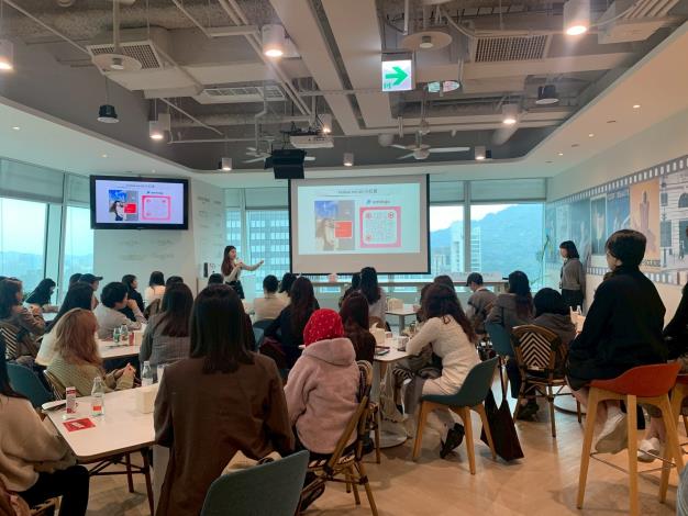 為青年於企業實習之示意圖2