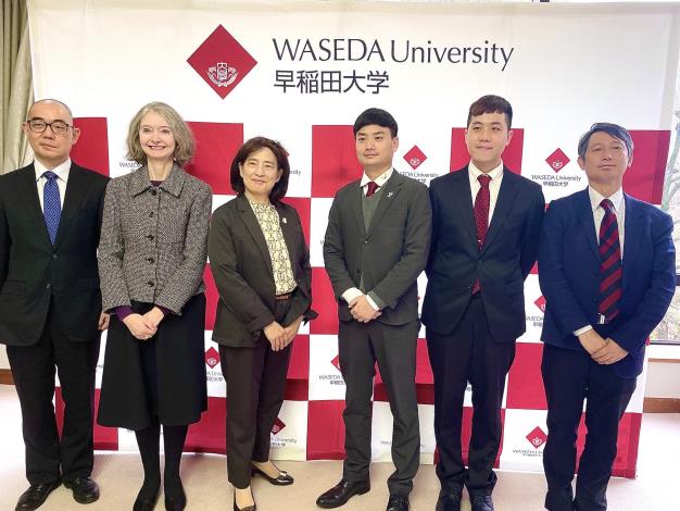 Group photo of the Department for Youth delegation with Waseda University representatives: (from left to right)TAMADA  Masaki, Director, Center for International Education; Kate ELWOOD,  Dean of the International Affairs Division; Maji RHEE, Dean of Center for International Education; Wei YIN, Commissioner of Department for Youth, Taipei City Government; Li-Kuang CHEN, Global Engagement Division Planner of Department for Youth, Taipei City Government; Zhen YANG, Administrative Director for International Projects, International Office, International Affairs Division, Waseda University