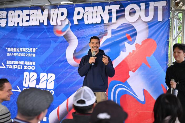 Graffiti artist ORBITA encourages young artists to continue creating.