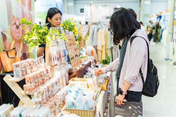  Youth Entrepreneurship Market vendor - "ChaKao Illustration".