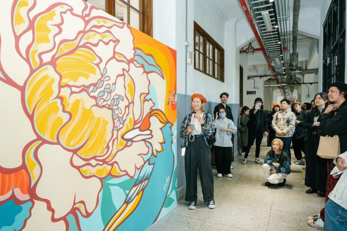 Guided tour of the artists' works