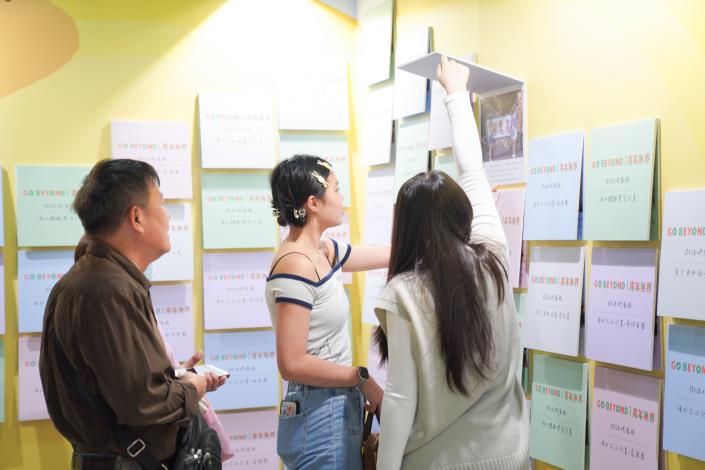 Participant of the Overseas Experiential Learning Program sharing her experience in a French international work camp