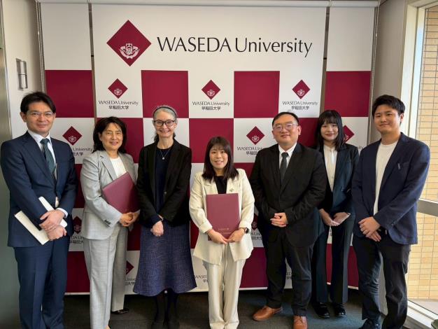 Figure 2: Department for Youth, Taipei City Government visited Waseda University for an exchange of recent ongoing projects and signed the agreement for this year’s International Student Internship Program.