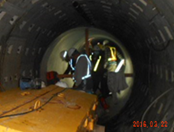 Pipe positioning by rail cart