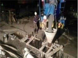 Concrete pouring for diaphragm walls
