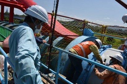 Yongfu Pipeline Bridge Installation of expansion tie rods