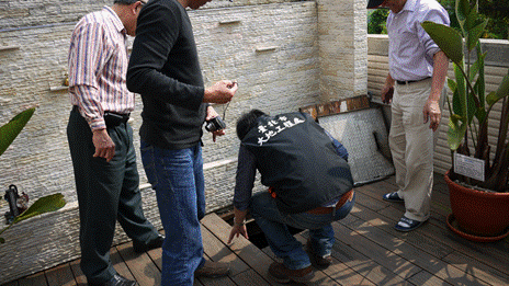 市府人員會同專業技師檢視水土保持設施狀況，並給予維護管理之建議