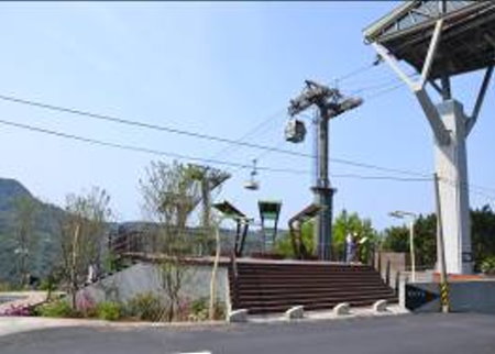 「綠光平台」可遠眺貓空山區