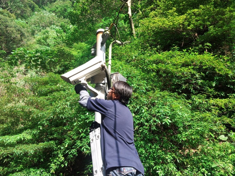 土石流觀測站站房機廂設備保養測試照片