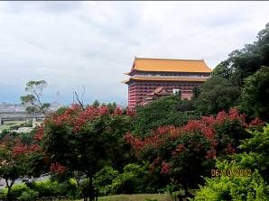 從藍鵲地景看圓山飯店