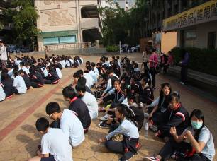 附圖6、萬芳高中(附設國中部)全體師生集合準備出發