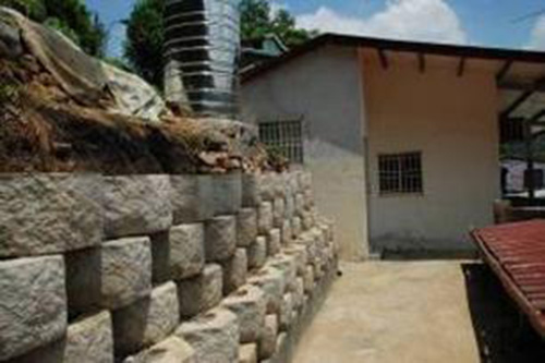 雨季將到 北市24坡地聚落防災啟動  防災地圖逐戶發送說明