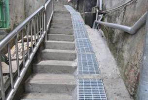 雨季將到 北市24坡地聚落防災啟動  防災地圖逐戶發送說明