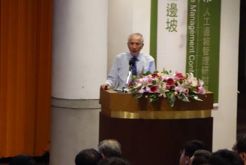 圖 5臺灣大學土木工程學系教授洪如江演講