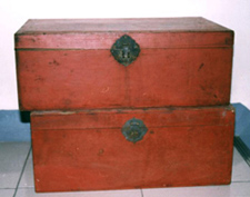 Red-painted Storage Case with Ironed Lock